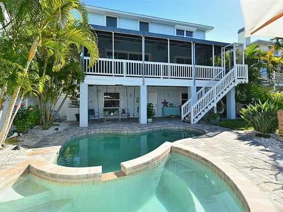 2nd image of 5418 Avenida Del Mare