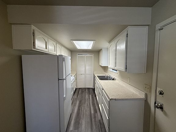 4th image of 2805 Morseman Ave #4