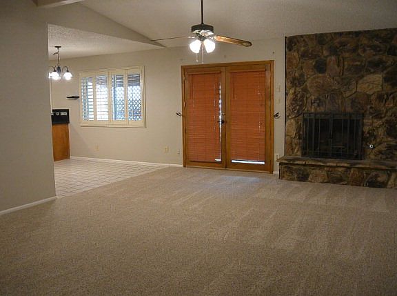 5th image of 326 Rockylane Dr