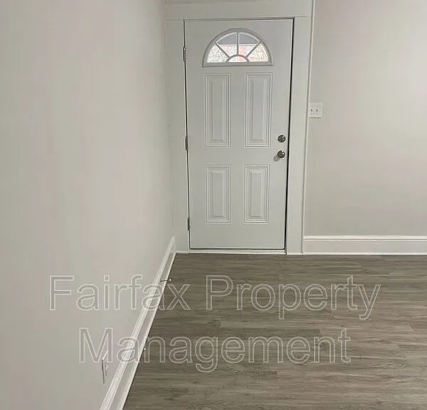 1212 N Miami Blvd — Photo 3