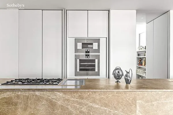 Rented by Sotheby's International Realty | media 39