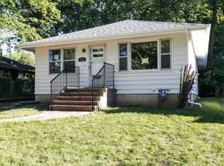 639 Meadow Ln, Libertyville, IL