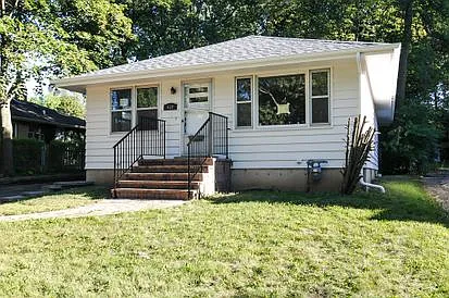 639 Meadow Ln photo 1