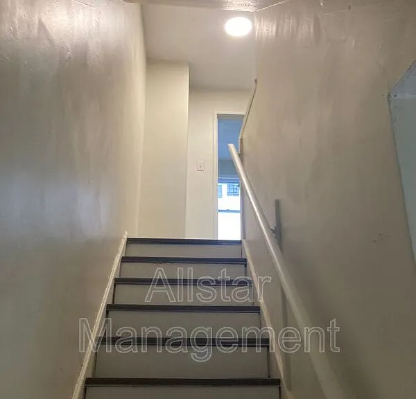 944 S Central Dr — Photo 6
