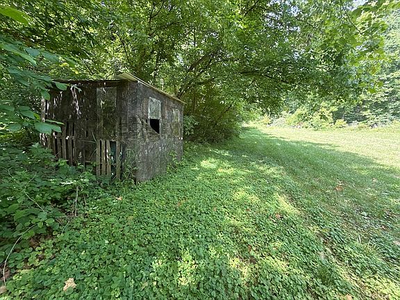 48th image of 131 Gibson Hollow Rd