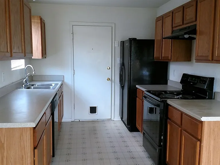 3210 Viewcrest Dr — Photo 3