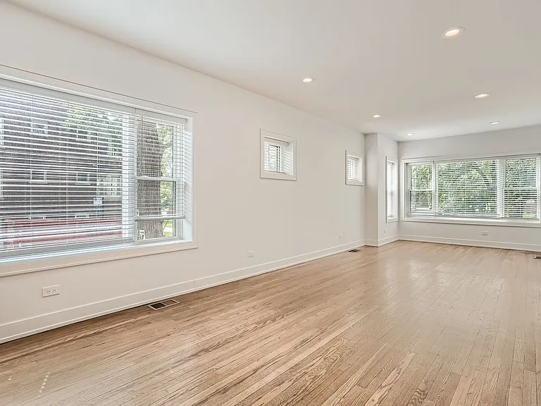 2602 N Springfield Ave #1 — Photo 20