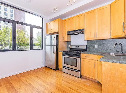 452 Kosciuszko St #1 Photo 1