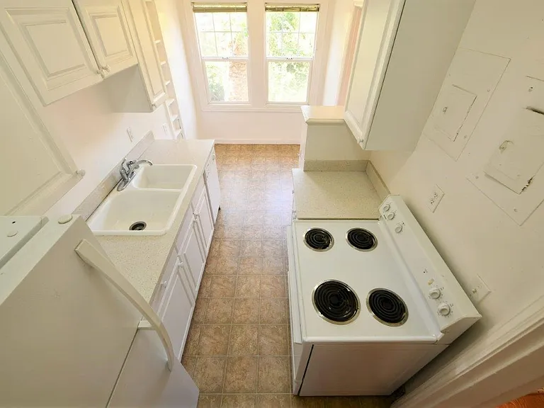 243 Athol Ave #15 — Photo 11
