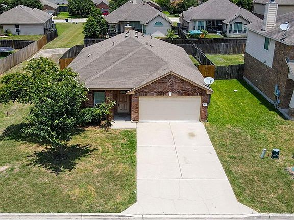 Birds eye view from the front of the street.