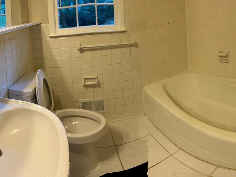 4179 Shawnee Ln NE — Photo 9