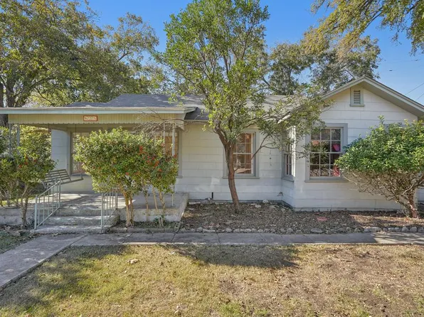 625 Florence St, Kerrville, TX 78028