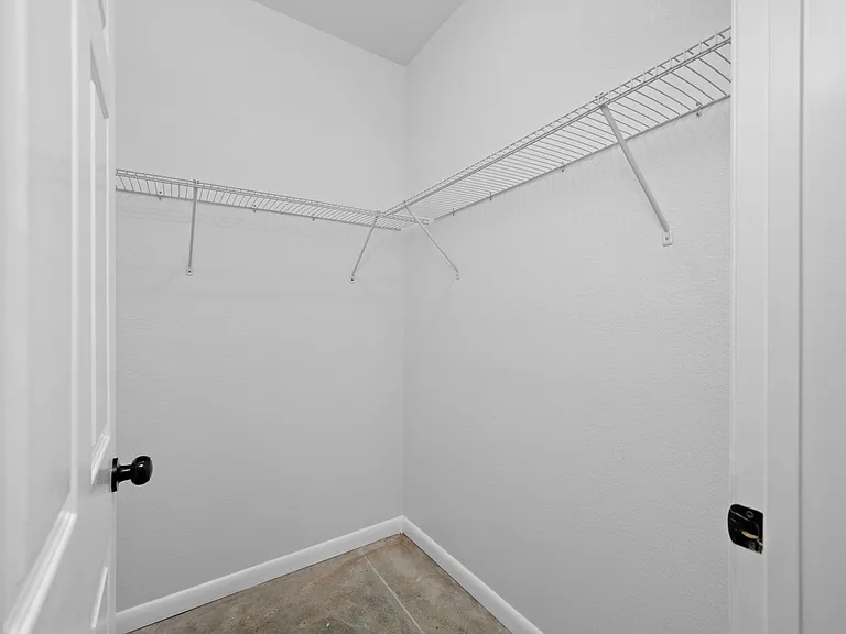 Modern, Industrial Flats in Tampa Heights — Photo 24