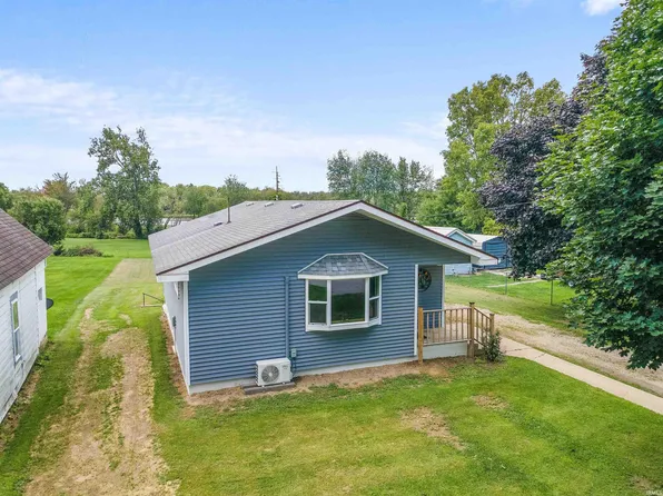 1394 S Wolf Lake St, Albion, IN 46701