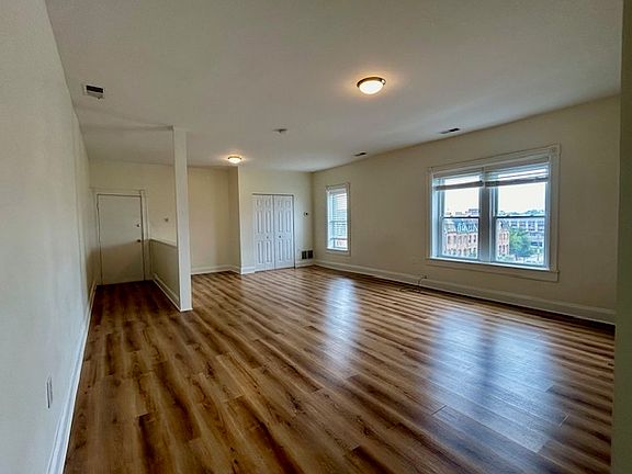 4th image of 1700 Saint Paul St Unit 1-402