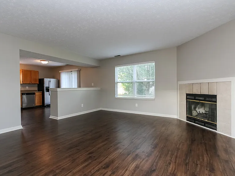 5885 Gadsen Dr — Photo 3