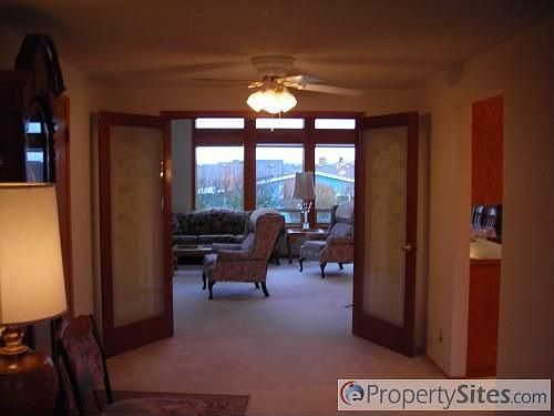 4th image of 4019 N Whitman St