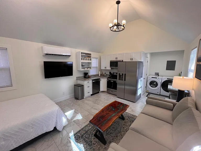 6148 Winthrop Ave #5 — Photo 4