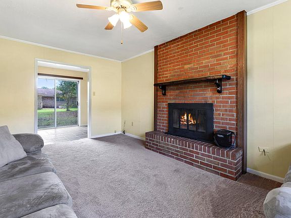 4th image of 4036 Hillandale Dr