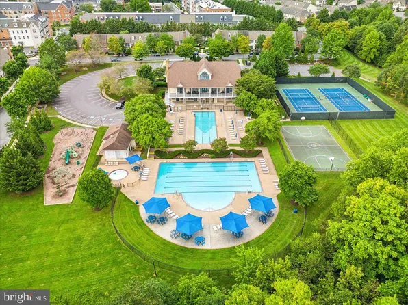 2442 Rippling Brook Rd, Frederick, MD 21701