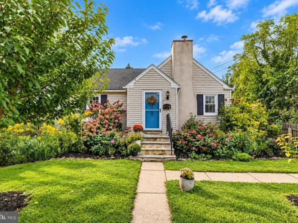 1123 Old Lancaster Rd, Berwyn, PA 19312
