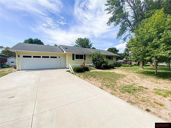 2nd image of 121 Foxborough Ln