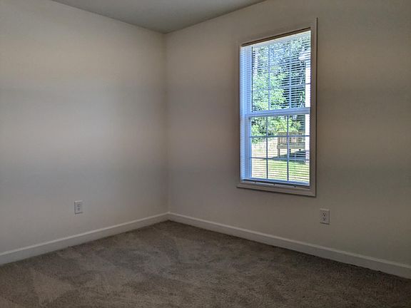 4th image of 78 Cumberland Ct
