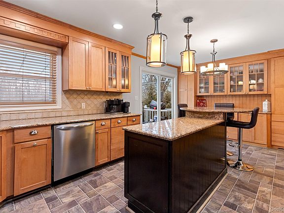 4th image of 270 Cottage Road