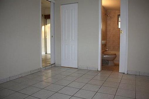 5th image of 4300 SW 39th St