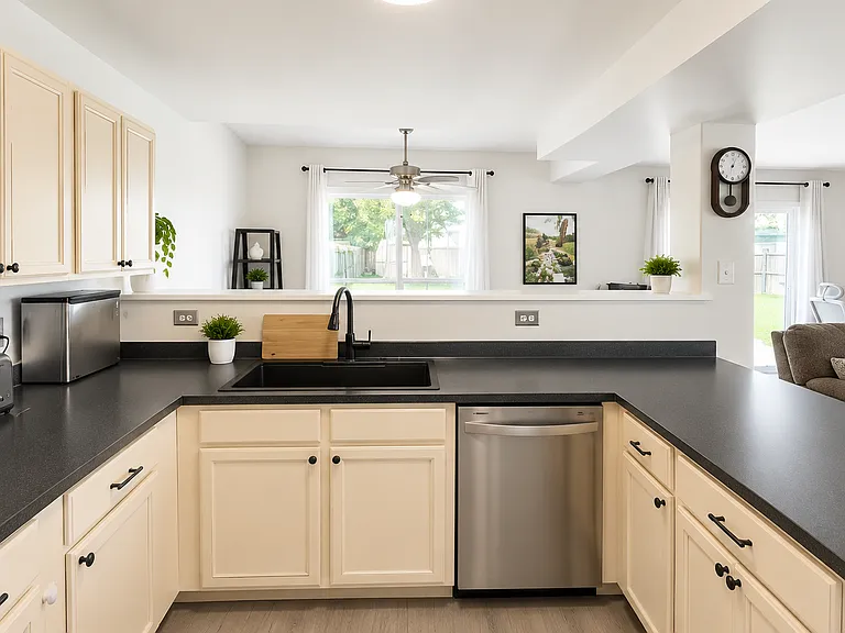 6 Kimberly Dr — Photo 5