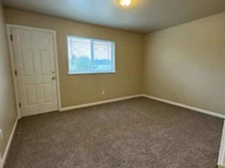138 Crestview Ter — Photo 9