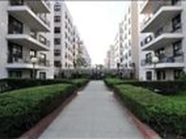 3080 Voorhies Avenue image 1 of 1