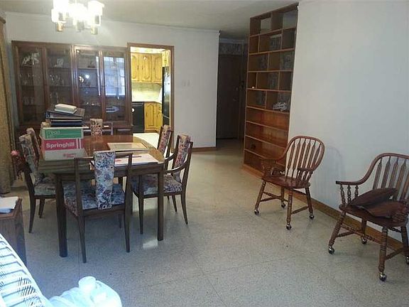 4th image of 2818 Somerset Dr