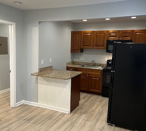 2nd image of 1100 N 4th St #1