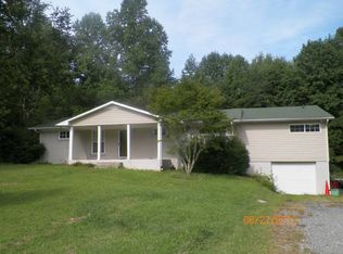 1100 Salem Lake Rd, Winston Salem, NC 27107