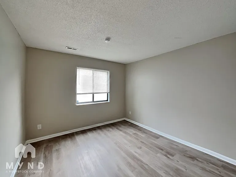 3035 Falcon Bridge Dr — Photo 12