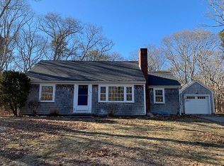 1119 Phinneys Ln, Centerville, MA 02632