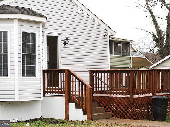 5th image of 1331 White St