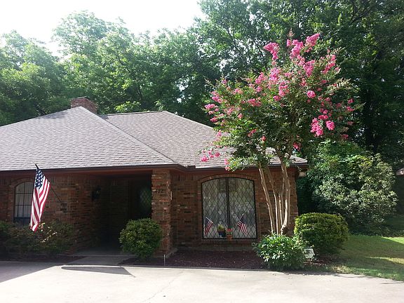 2nd image of 422 Silver Creek Dr