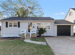 429 Chamberlin Dr, Ballwin, MO