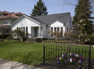 92 S Franklin St, Chagrin Falls, OH 44022