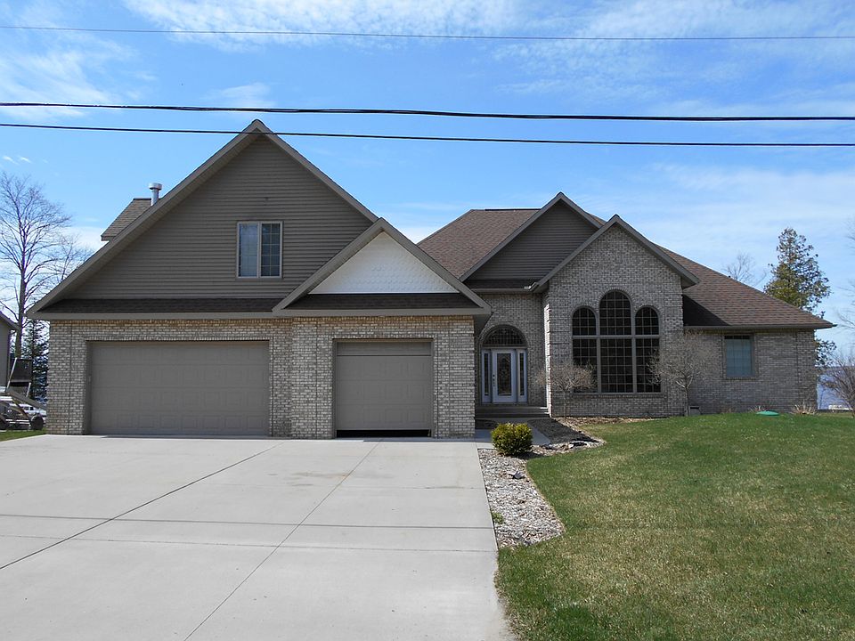 1st image of 1739 Wawaushnosh Dr