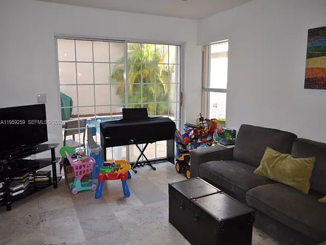 1115 River Birch St — Photo 3