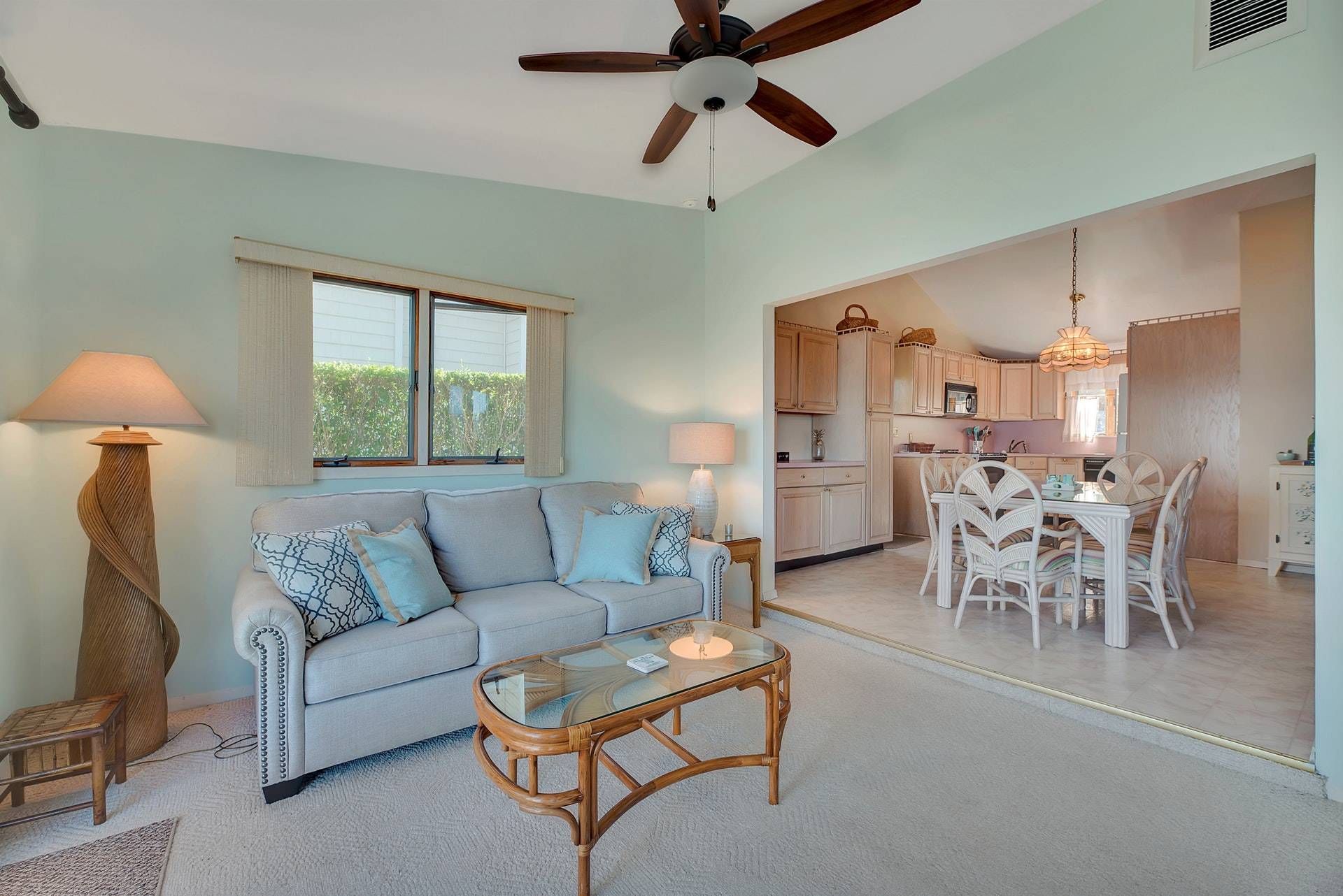 11 A Oakhurst Rd, Hampton Bays, NY 11946 Out East