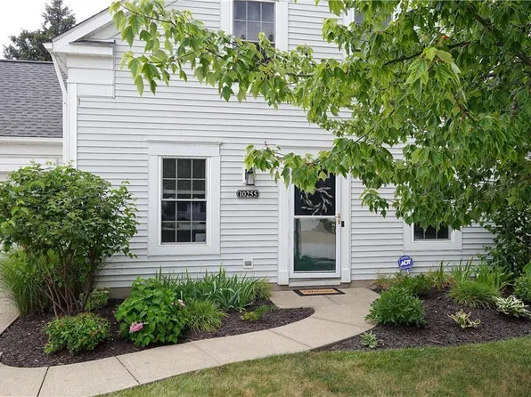 10255 Brighton Cir, Twinsburg, OH 44087