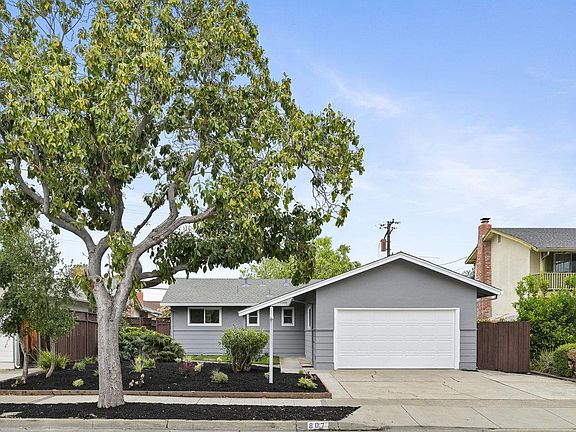 2nd image of 807 Iris Ave