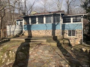 8 Blueberry Hl, Greenwood Lake, NY 10925