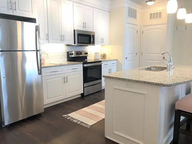 Granite counter tops with stainless steel appliances Granite counter tops with stainless steel appliances