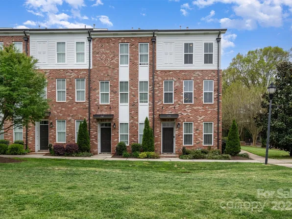 791 Seigle Point Dr, Charlotte, NC 28204