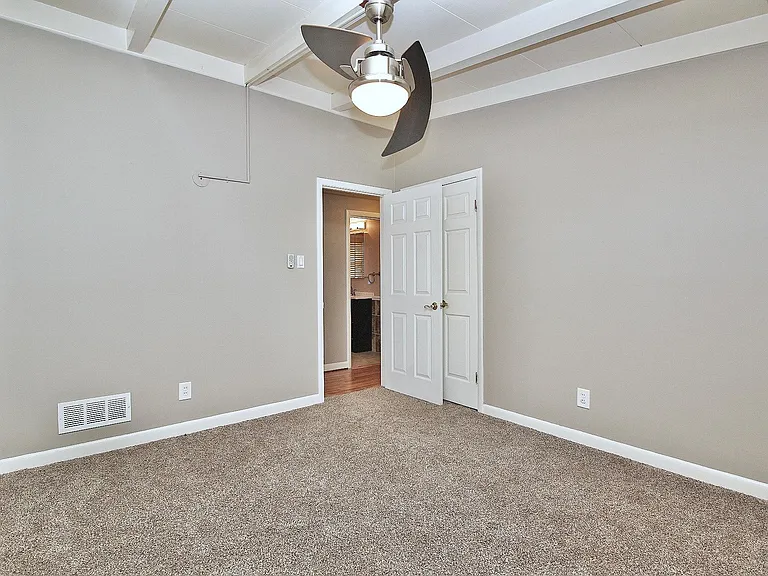 401 Scaleybark Rd — Photo 19